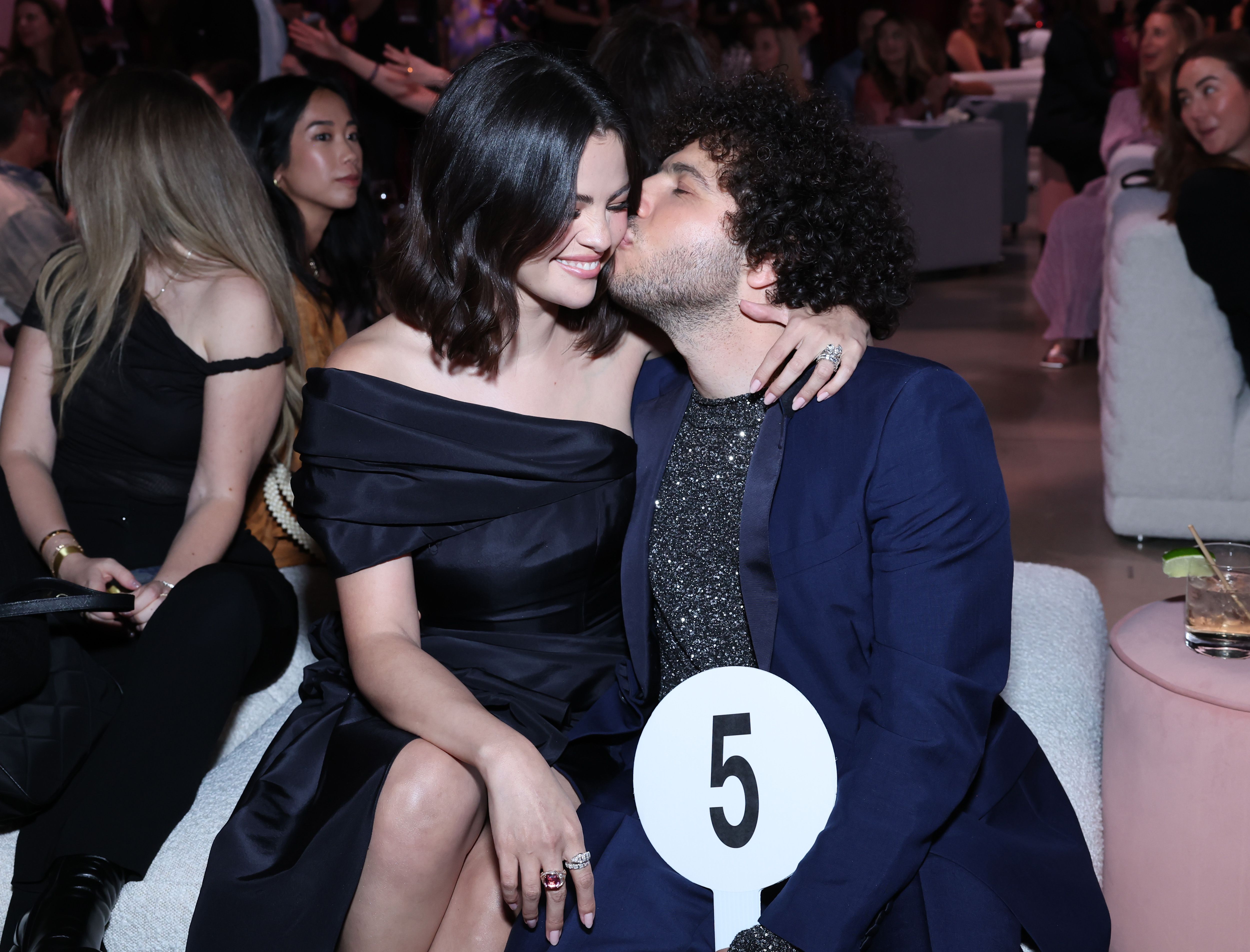 セレーナ・ゴメスの「奇妙な叔父」スティーブ・マーティンとマーティン・ショートが彼女の婚約に反応 – NBC 5 ダラス・フォートワース