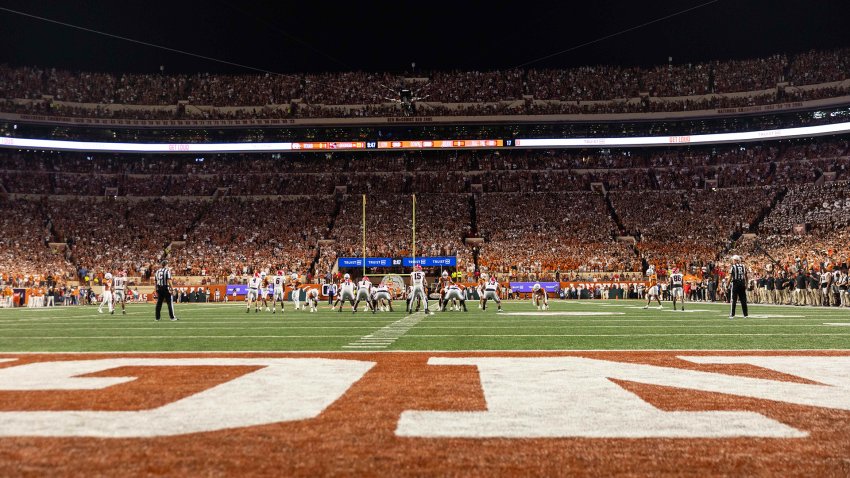 Oct 19, 2024; Austin, Texas, USA; Georgia Bulldogs vs. Texas Longhorns at Darrell K Royal-Texas Memorial Stadium. Mandatory Credit: Brett Patzke-Imagn Images