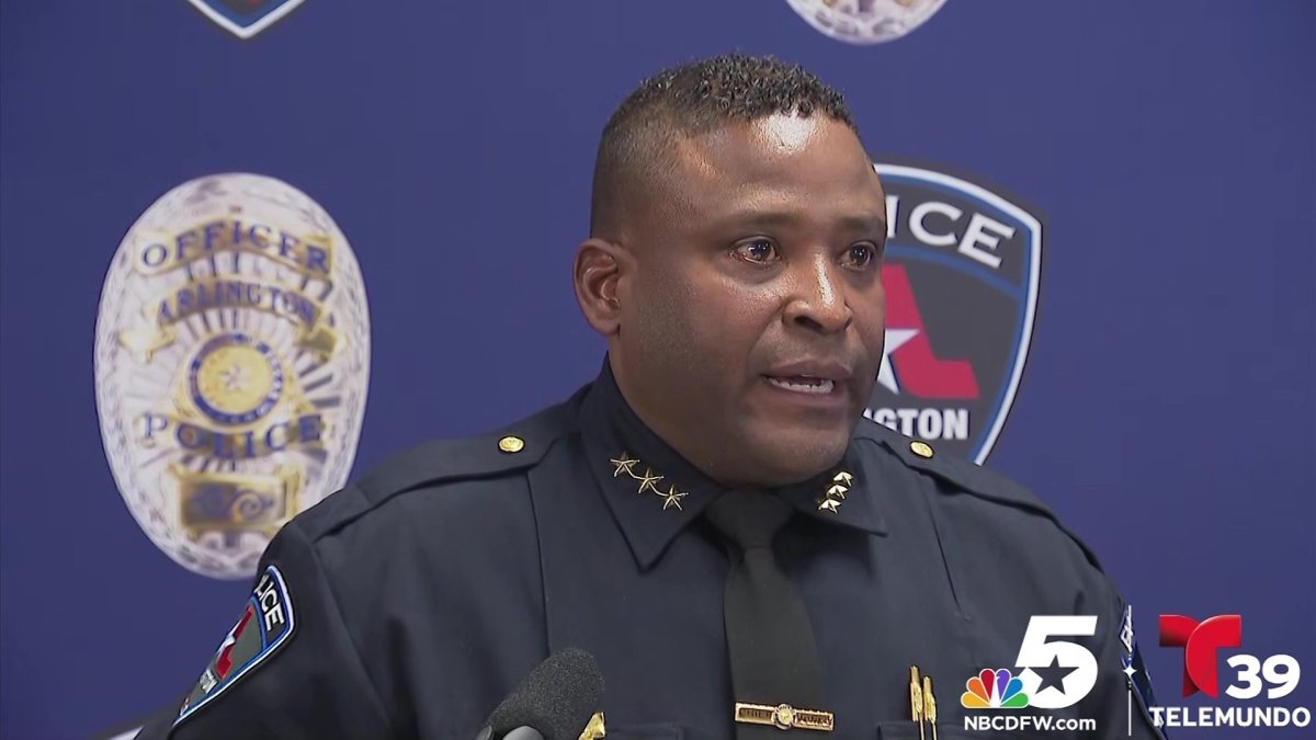 Arlington police say 2 in custody after shootout during payday loan ...