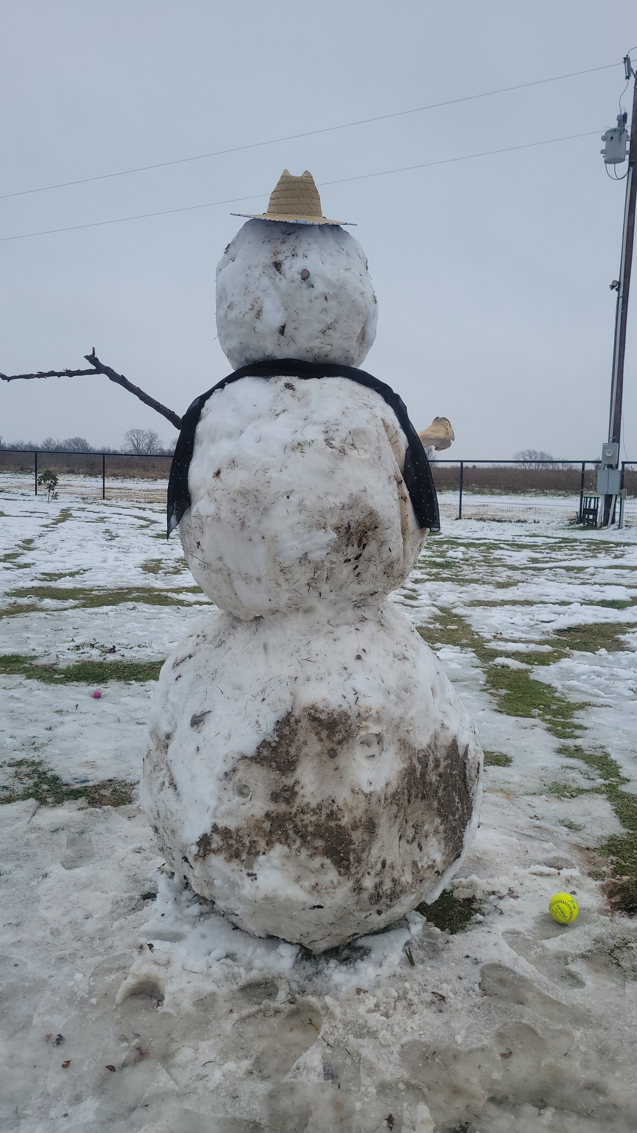 Hi! Here is the Rivera 8 ft snowman in Springtown. The guys needed some assistance to put him together. Sent from my T-Mobile 5G Device