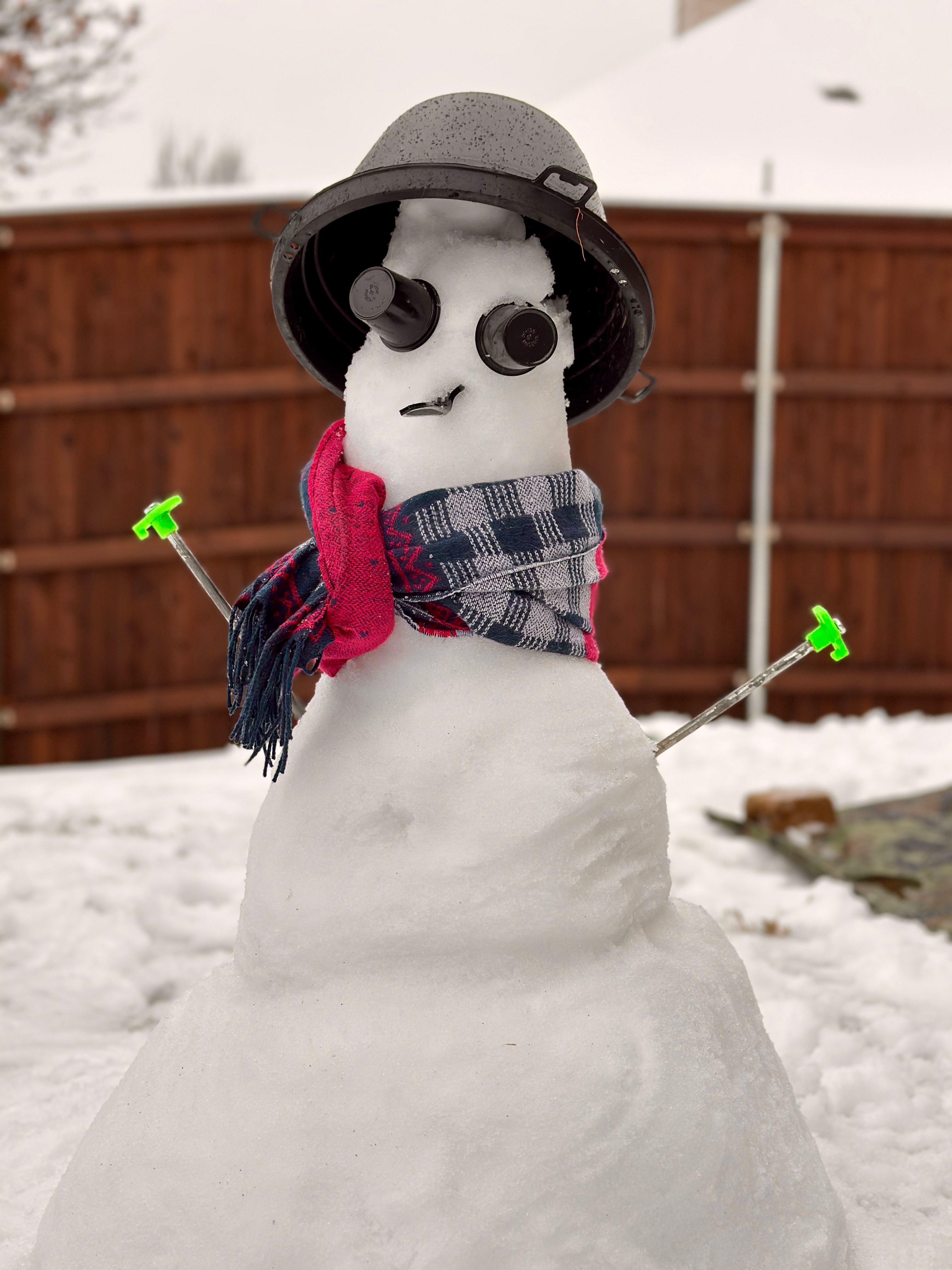 Snow man done by Nat Silva in Mckinney Tx. North of US 380. Neighborhood<br />
photo as of 10am today.