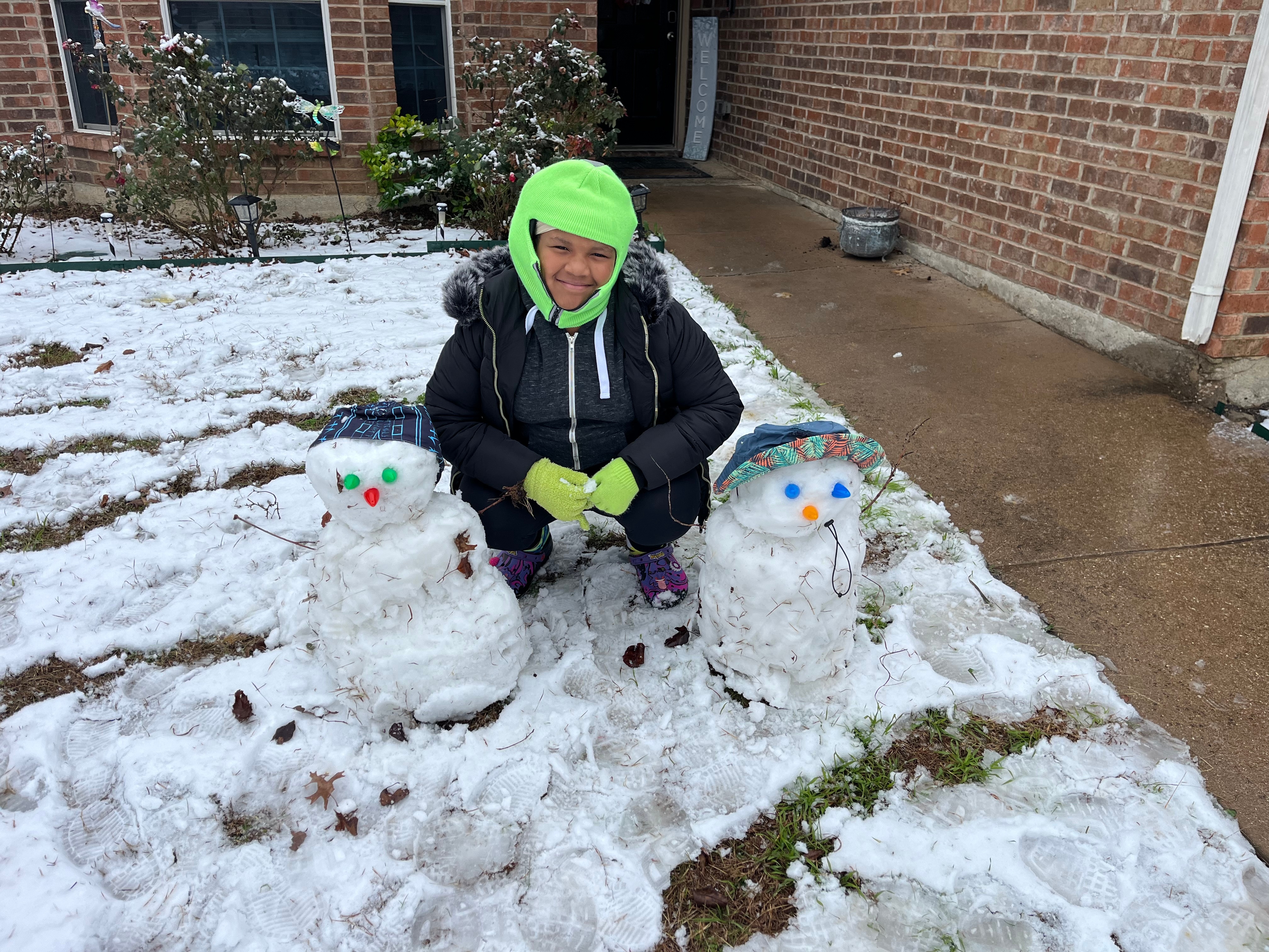 Hello<br />
My is Terri Woodard and me and my granddaughter got this morning and built two snowmen. We are from Ft Worth/Crowely area. Here are our photos. 
Thanks Terri and Addison
Sent from Yahoo Mail for iPhone