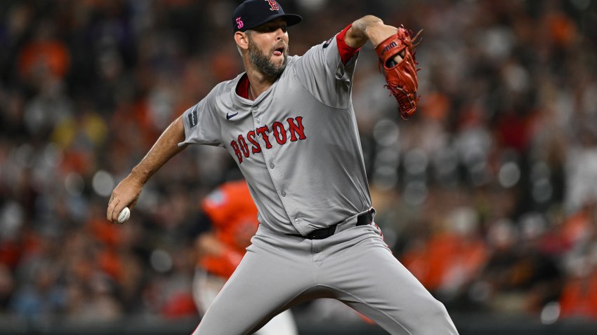 FILE – Boston Red Sox pitcher Chris Martin throws during the eighth inning of a baseball game against the Baltimore Orioles, Saturday, Aug. 17, 2024, in Baltimore. (AP Photo/Terrance Williams, File)