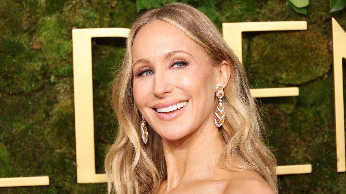 2025 Golden Globes: NSFW reason Nikki Glaser is avoiding Glen Powell 