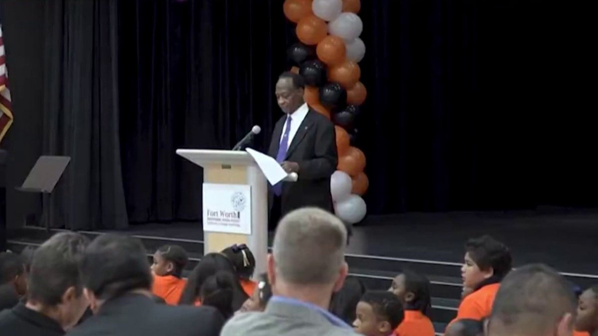 Fort Worth ISD honors community leaders – NBC 5 Dallas-Fort Worth