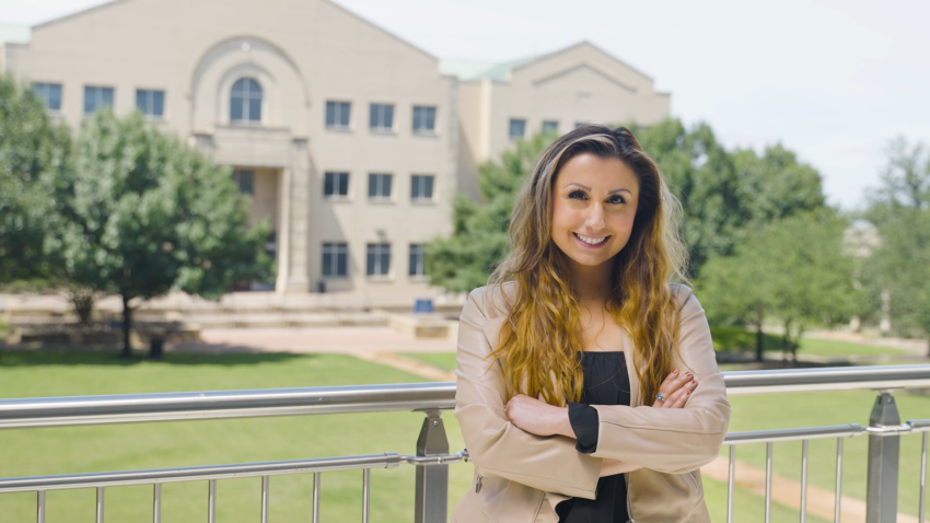 Young woman on the Texas Wesleyan University campus