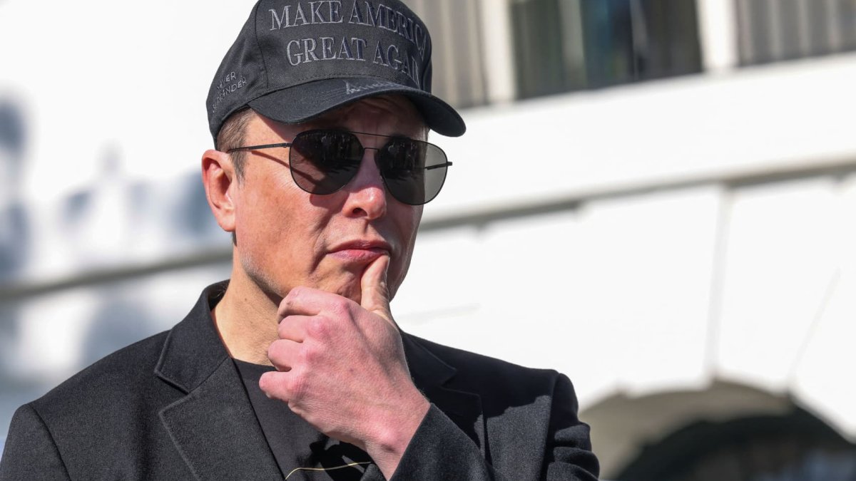 Elon Musk tells Tesla employees ‘hang onto your stock,' urges vandals to ‘stop being psycho'