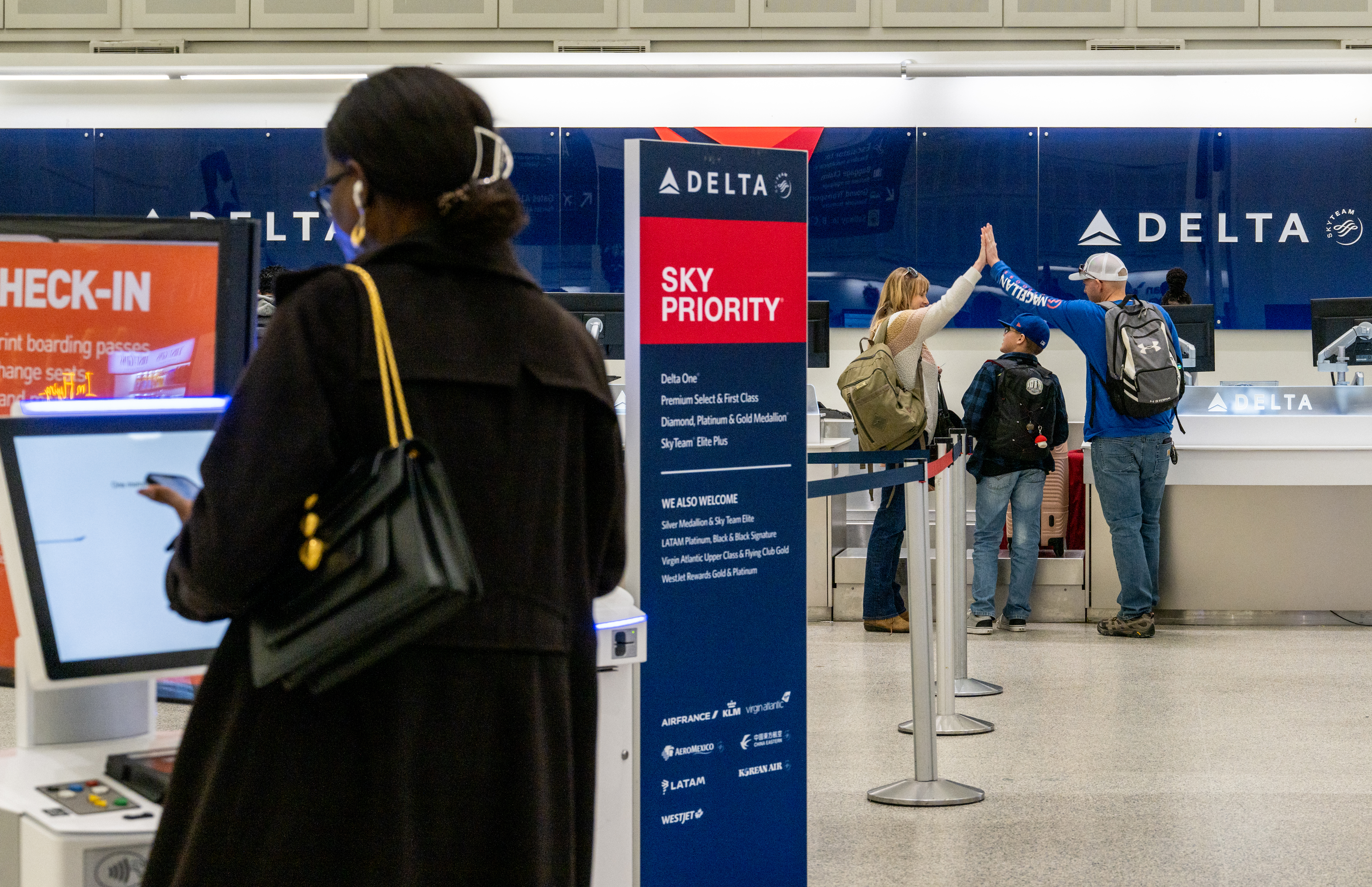 Delta suspends special travel perks for Congress members amid shutdown