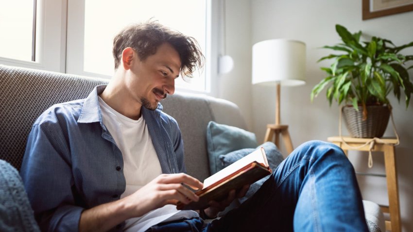 [CNBC] 10 books to read this summer to be smarter, happier and more resilient