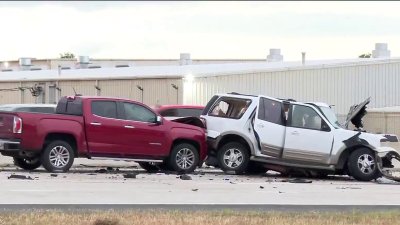 Deadly crash on southbound I-35W at Everman