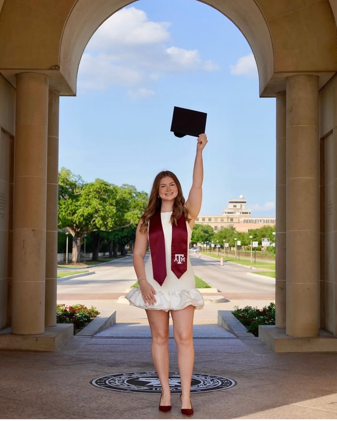 This is our daughter Lauren Murray. Graduating from TEXAS A&M on Thursday<br />
5/8 with a BS in Allied Health. We are so very proud.