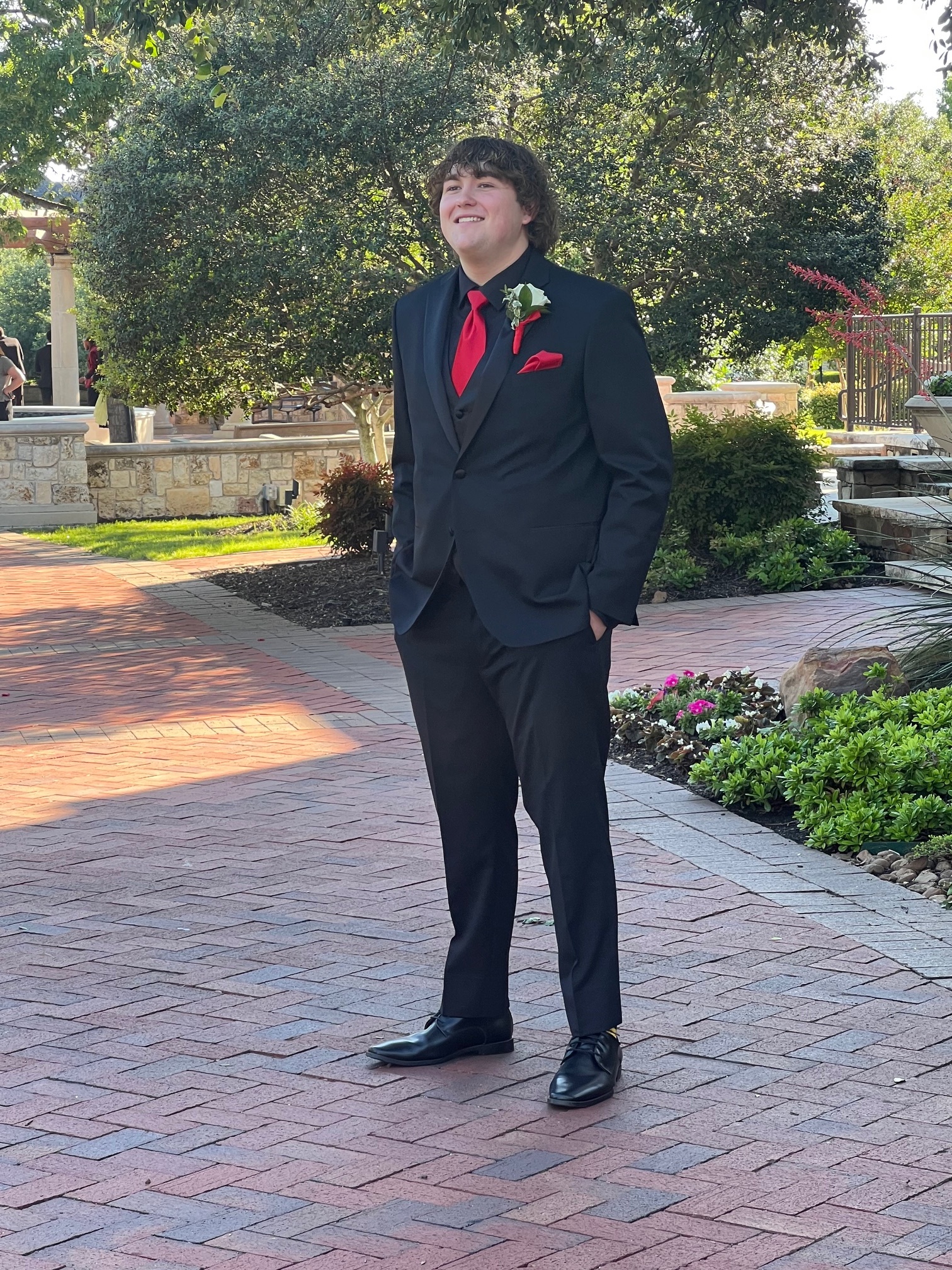 Our son is graduating from Episcopal School of Dallas this year. He is attending Hampden Sydney in Virginia on a football Scholarship.  Owen Bellson is our sons name.