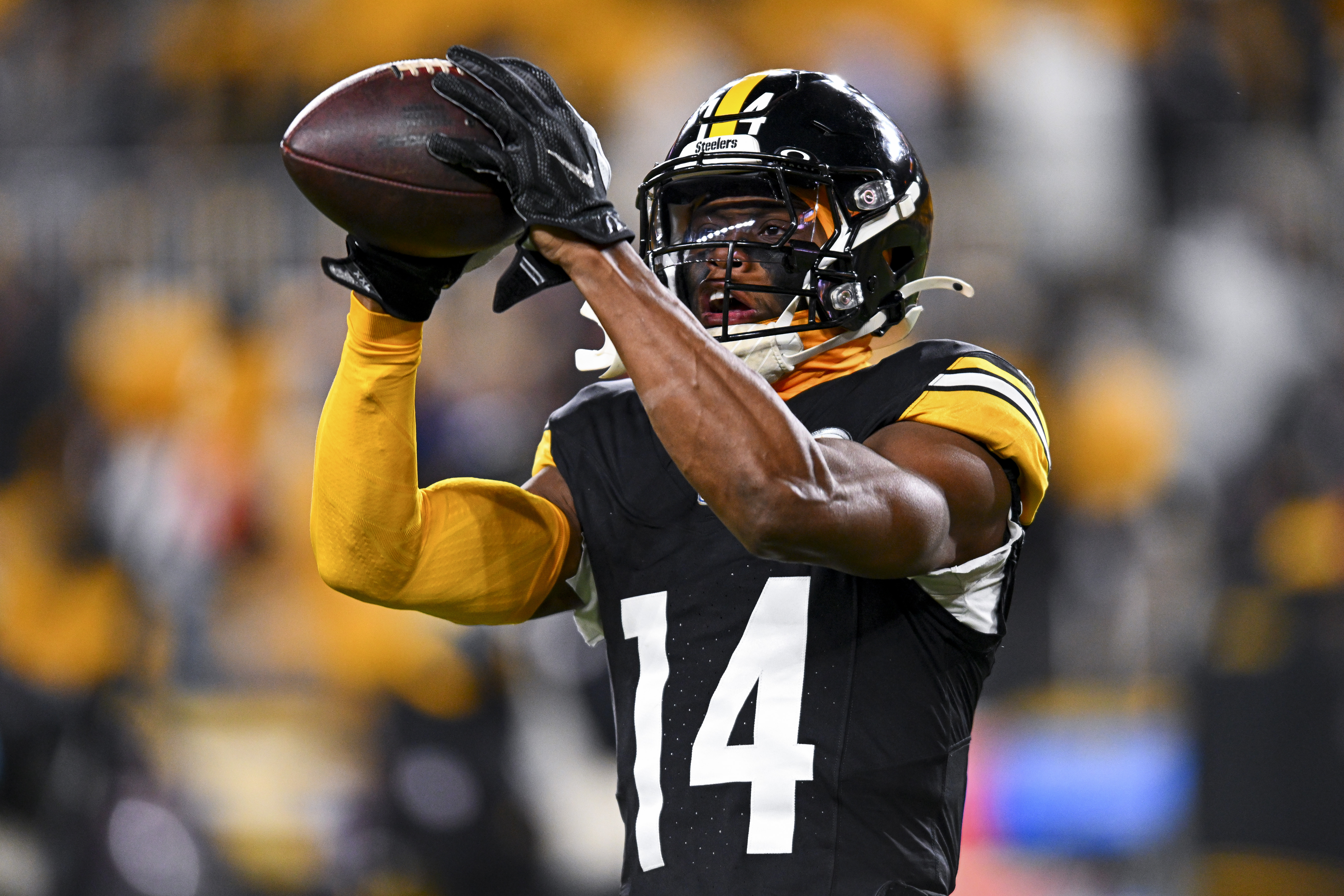 Cowboys land WR George Pickens in trade with Steelers