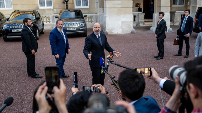 U.S. Commerce Secretary Howard Lutnick speaks to members of the media while arriving for trade talks at Lancaster House in London, UK, on Tuesday, June 10, 2025.