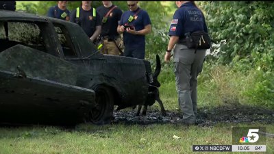 Dallas Police pull vehicles from Lake Cliff Park