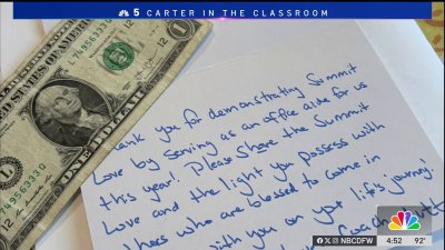 Texas principal gives graduating seniors a handwritten note and a dollar with their diploma