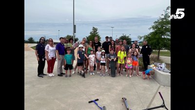 Skateboarding legend Tony Hawk drops-in at Anna skatepark