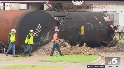 Waxahachie train derailment cleanup continues