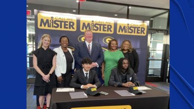 Dallas ISD honors future educators