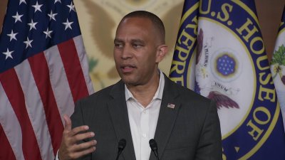 Jeffries slams White House, GOP for failing to notify Democrats ahead of Iran strikes: ‘Outrageous'
