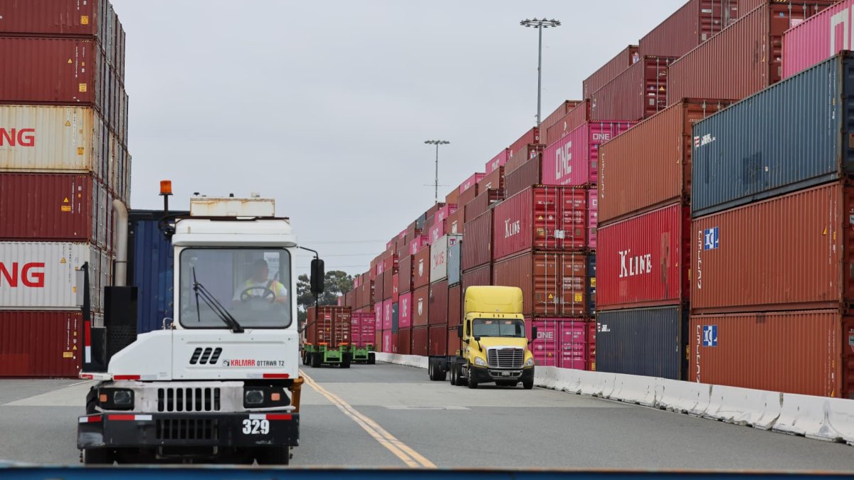 Shipping Container Traffic Port of Los Angeles sees record container traffic as shippers race to ...