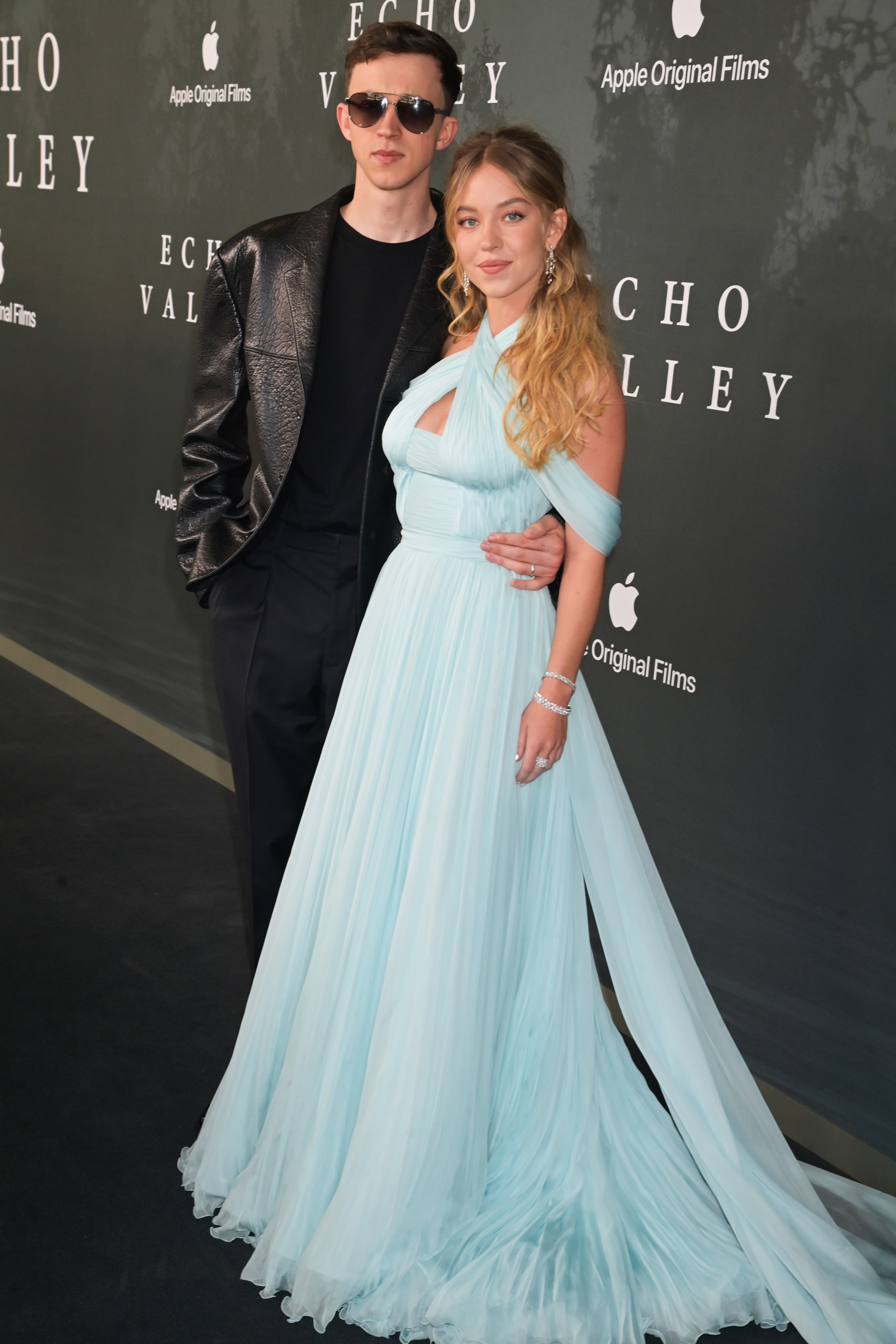 Sydney Sweeney’s brother makes ‘good jeans’ joke after backlash – NBC 5 ...