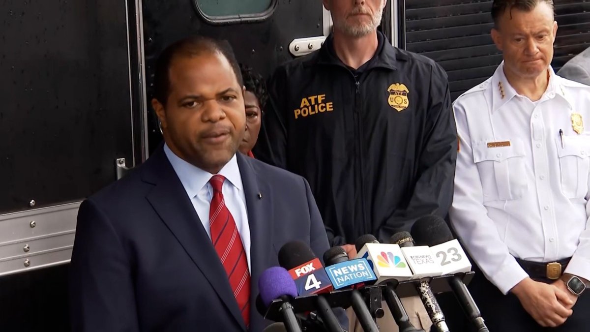Watch officials provide updates on Dallas ICE shooting – NBC 5 Dallas ...