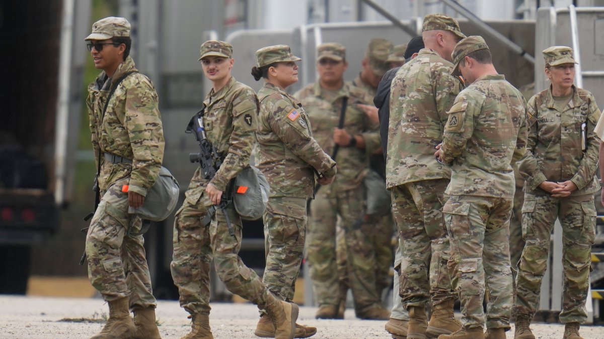 Texas National Guard deployed to Illinois despite opposition – NBC 5 ...