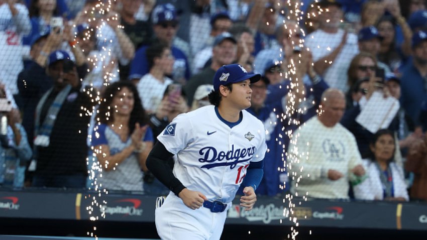 Dodgers vs Bllue Jays at Dodger Stadium