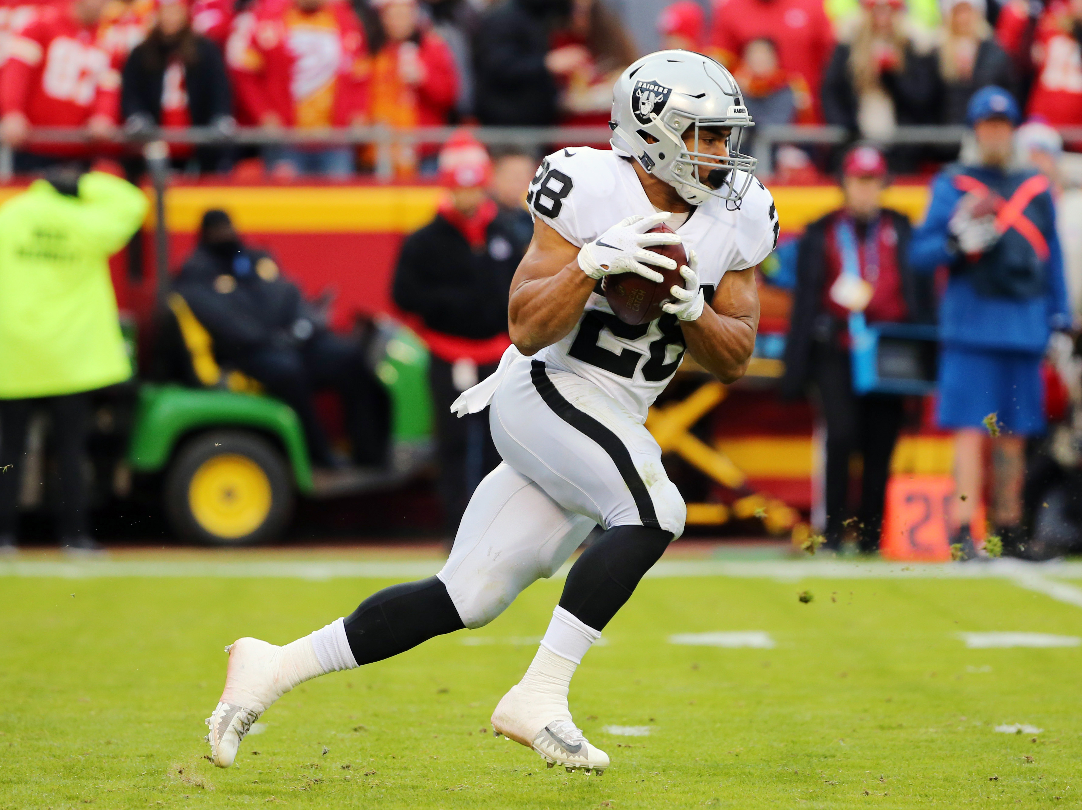 Former NFL player Doug Martin dies while in Oakland police custody