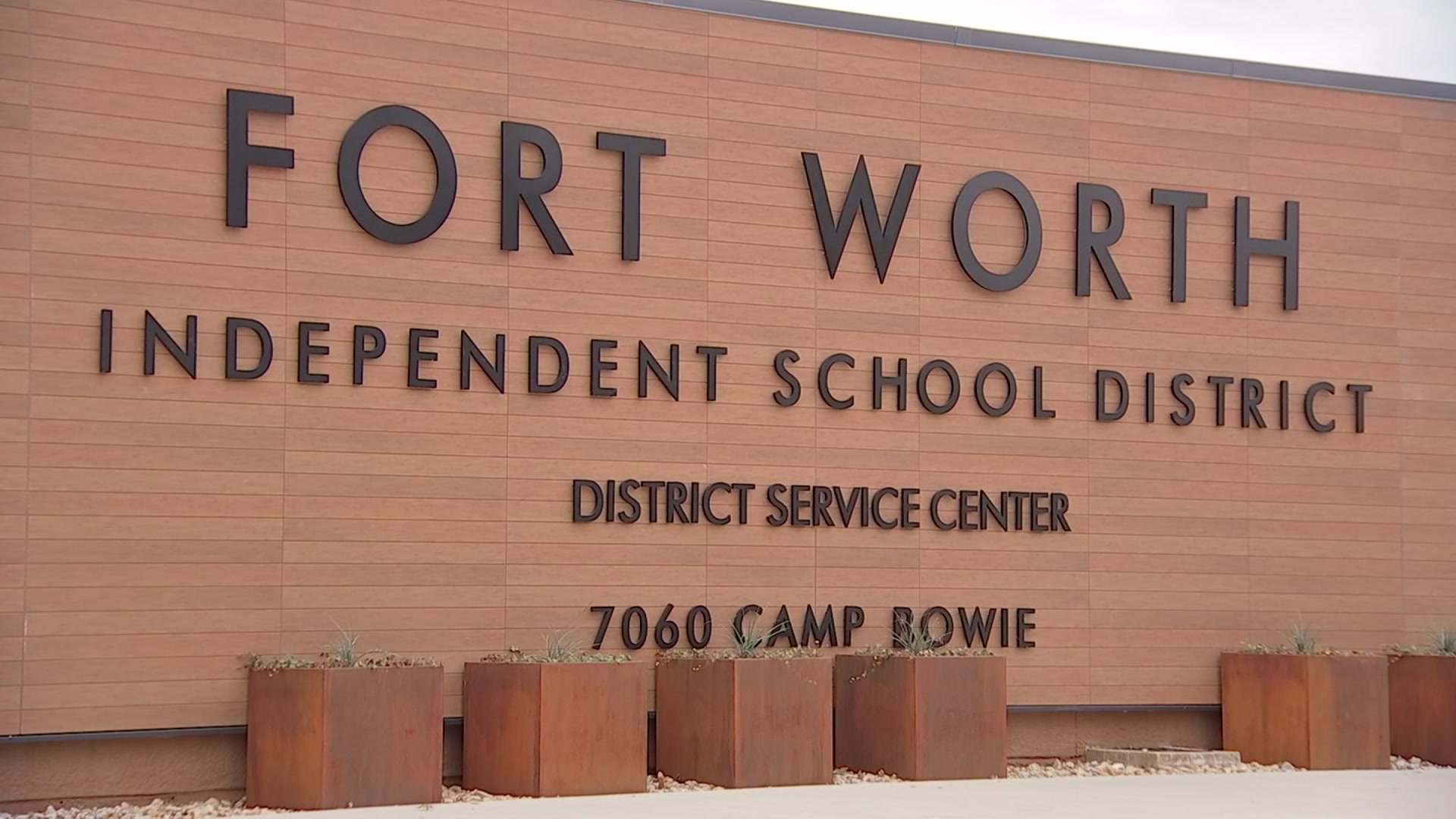 Fort Worth ISD board votes to appeal state takeover