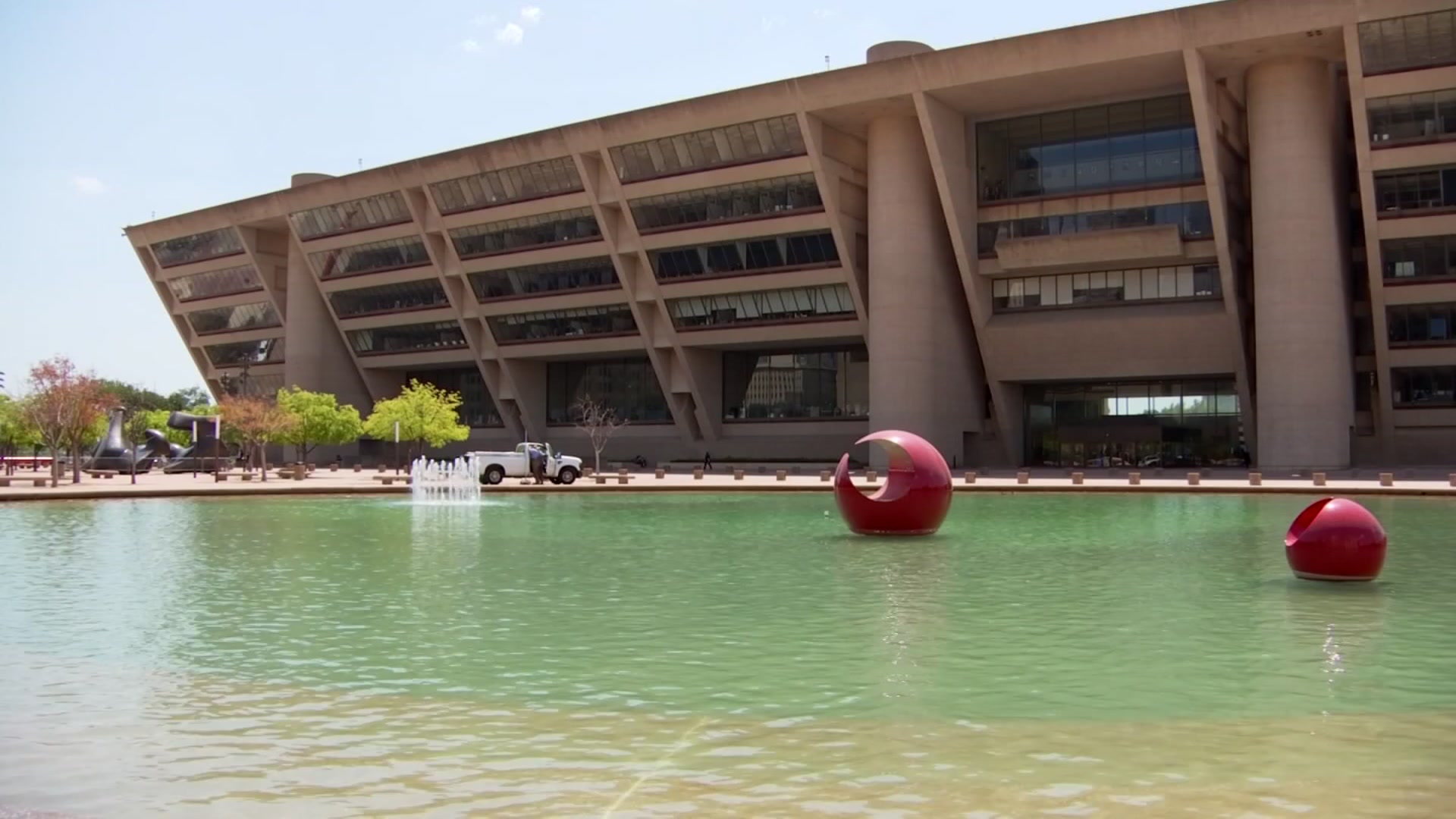 More than 400 submissions received for future of Dallas City Hall, review begins