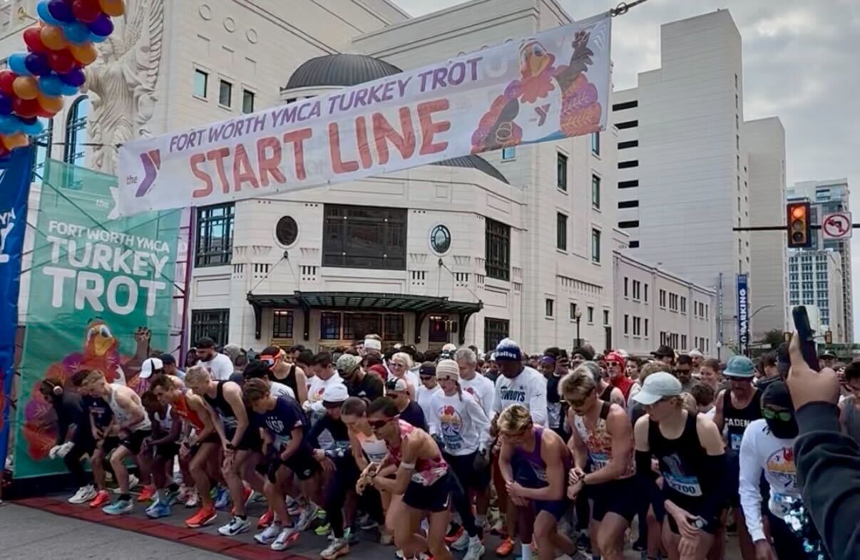 Thousands lace up for Fort Worth YMCA Turkey Trot tradition in downtown