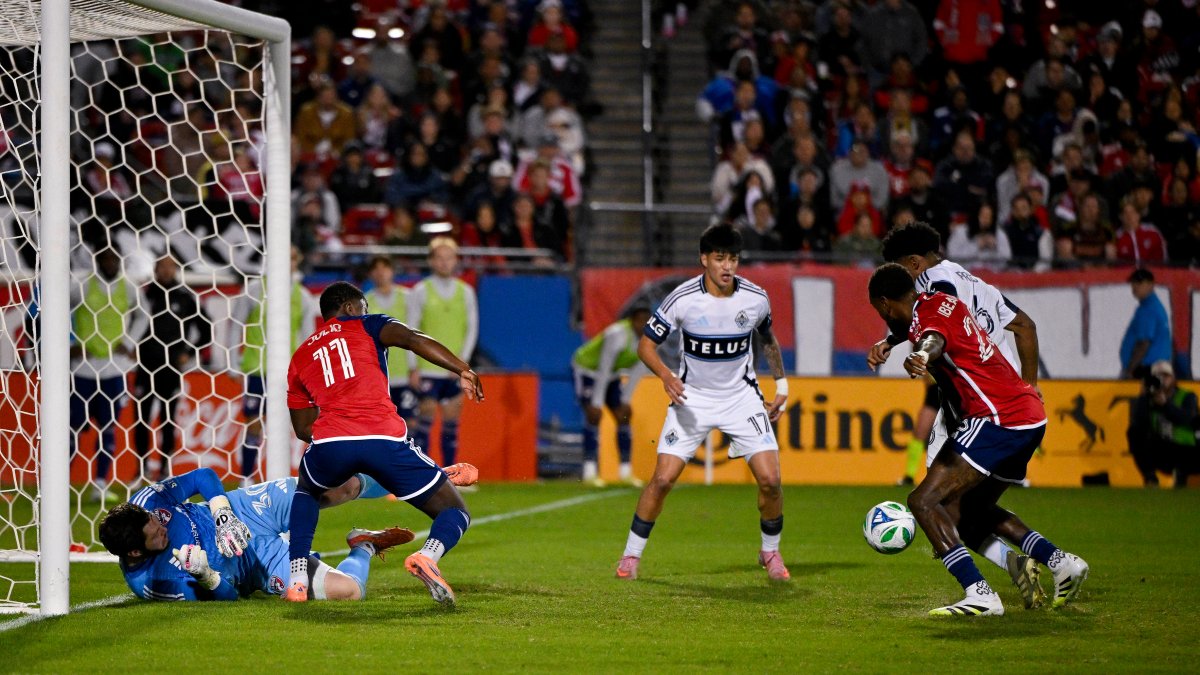 Priso scores in stoppage time, Halbouni nets winner in PK shootout; Whitecaps sweep Dallas