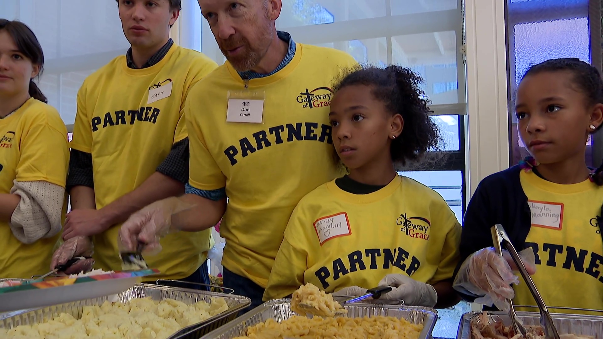 Refugee families introduced to Thanksgiving at Dallas church