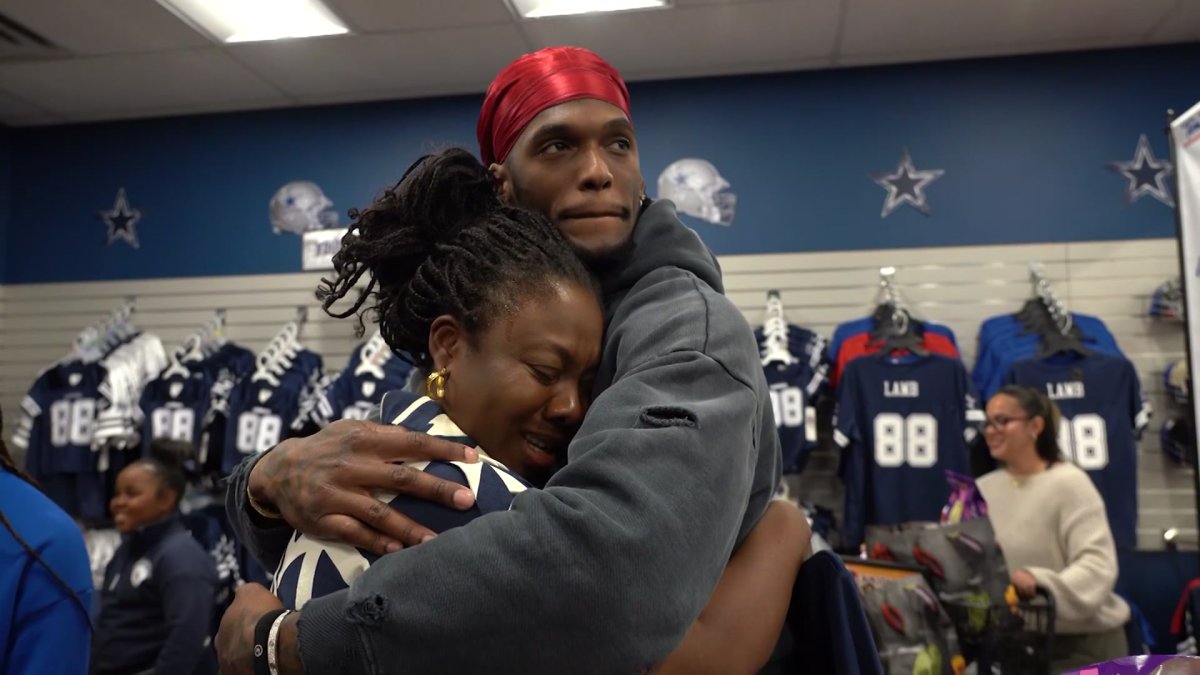CeeDee Lamb surprises families with Thanksgiving grocery ...