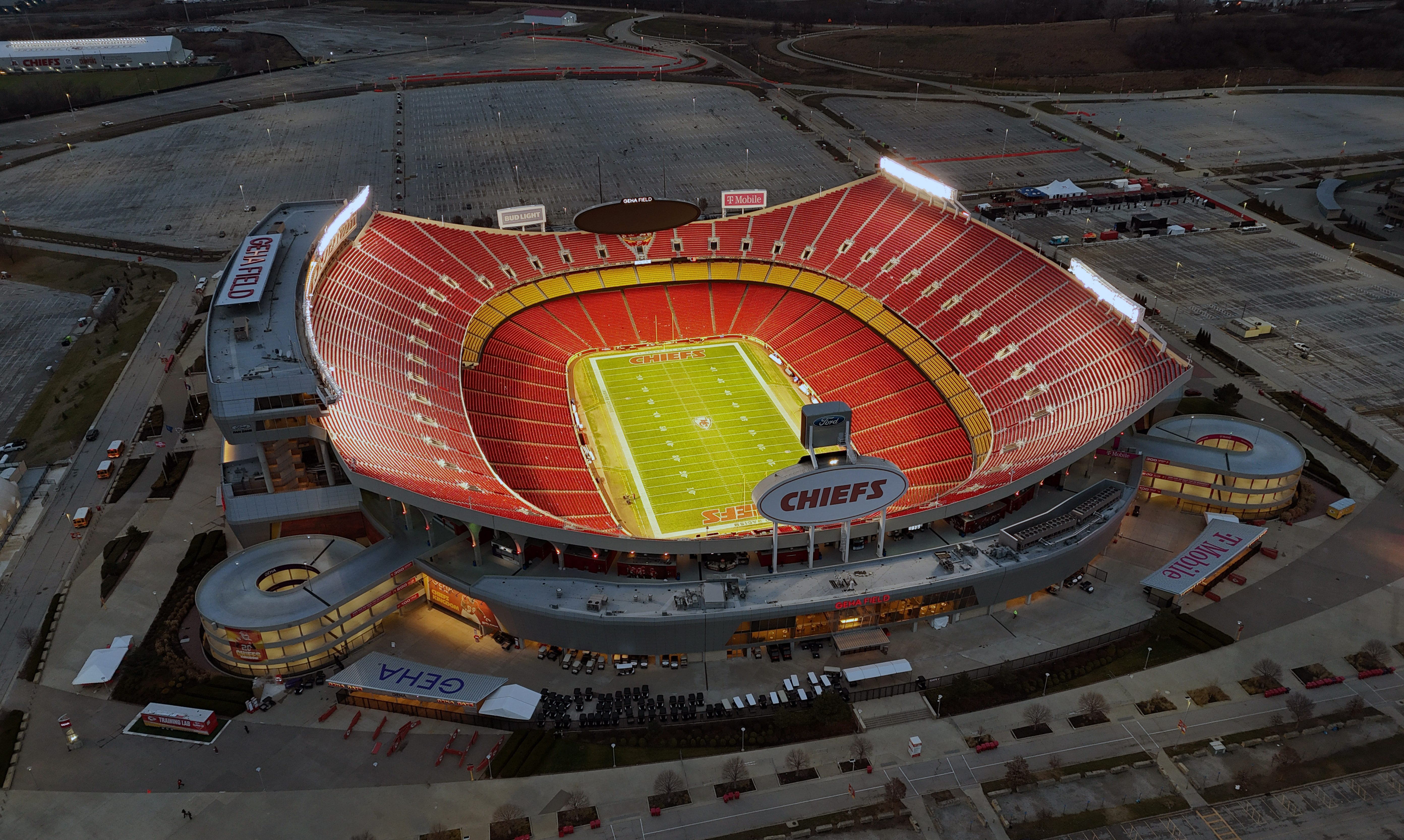 Chiefs' move to Kansas leaves Missouri fans heartbroken – NBC 5 Dallas-Fort  Worth