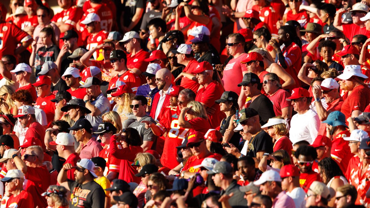 Chiefs' move to Kansas leaves Missouri fans heartbroken over another NFL franchise leaving
