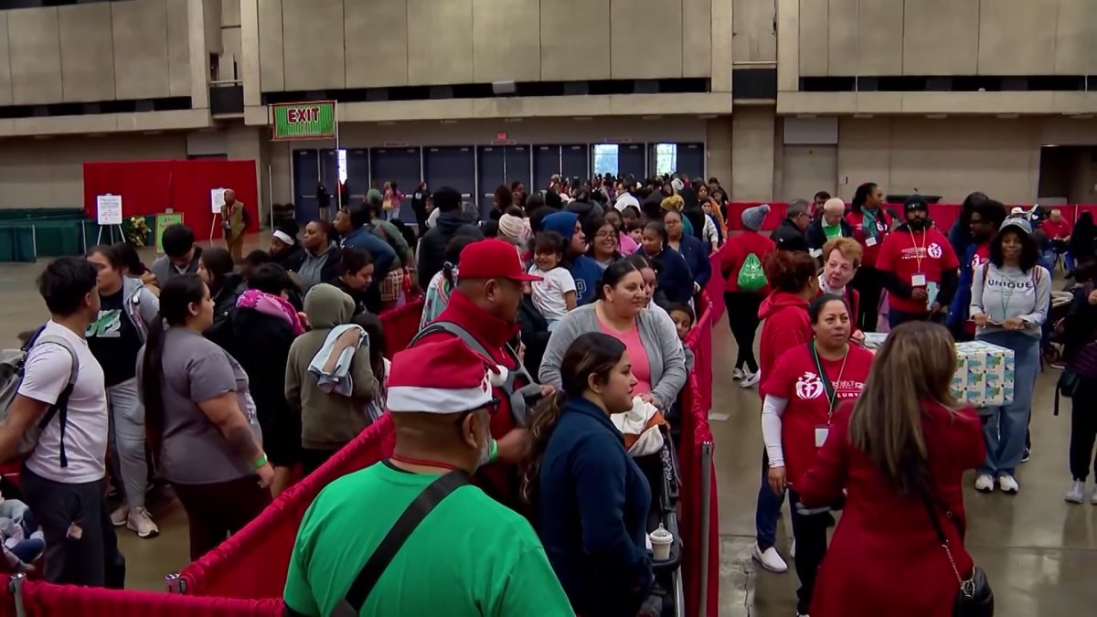 Charity hosts Christmas celebration for North Texans in need