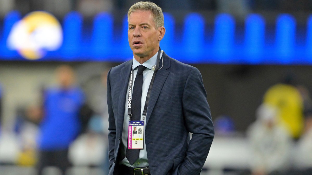 Troy Aikman to advise Miami Dolphins in search for new general manager