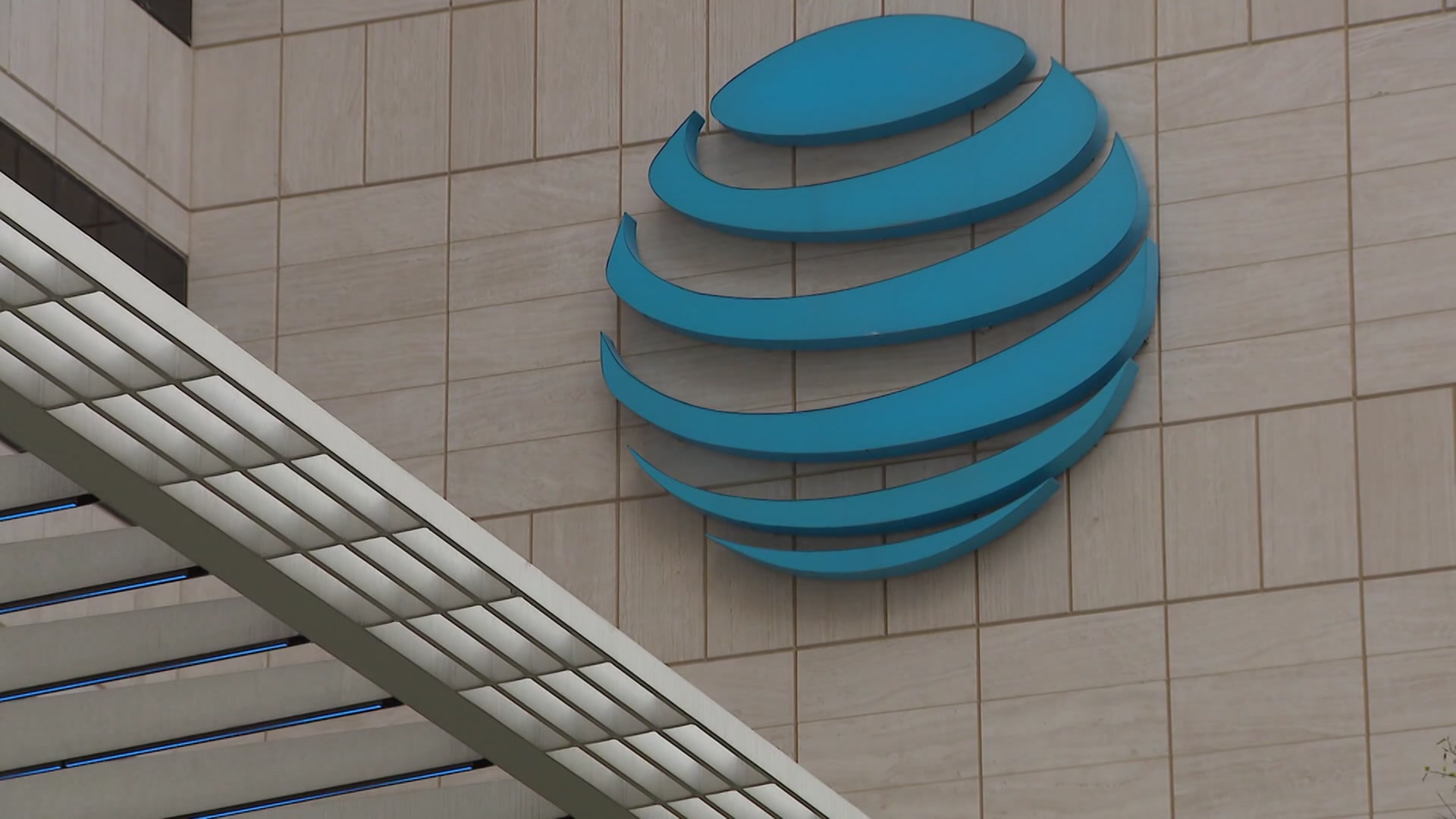 AT&T selects Plano for new HQ, leaving downtown Dallas