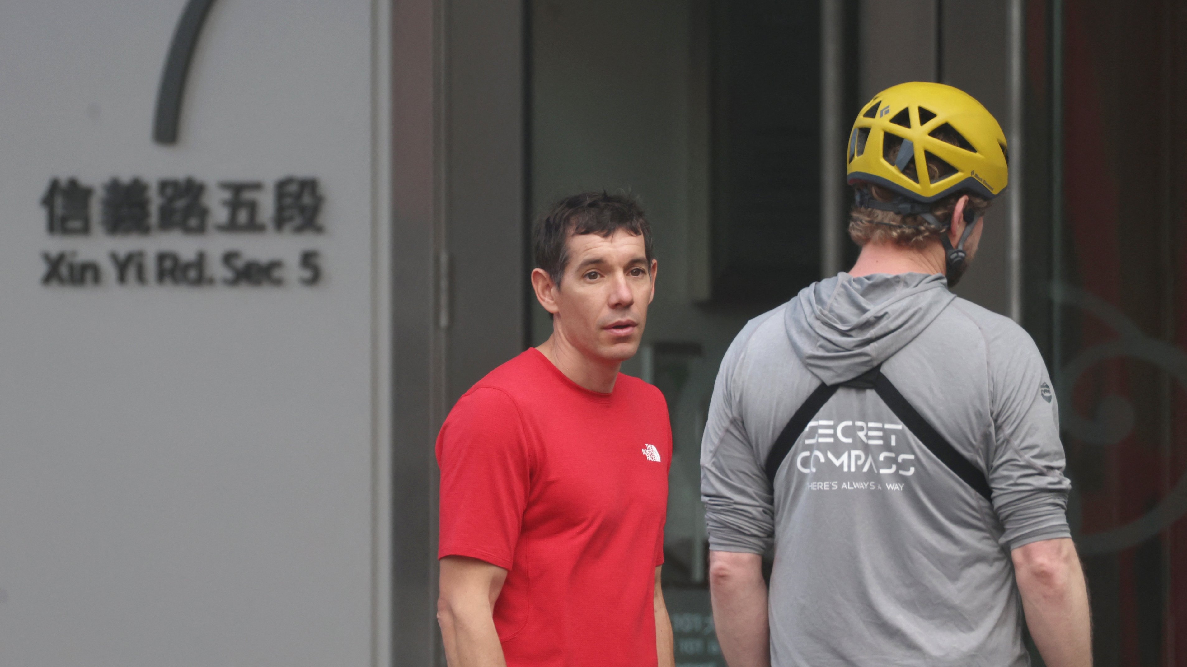 Alex Honnold rope - free climb up Taipei 101 skyscraper underway – NBC 5 Dallas - Fort Worth