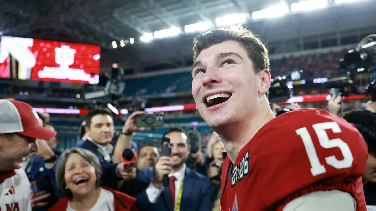 Heisman winner and likely No. 1 pick Fernando Mendoza declares for NFL draft