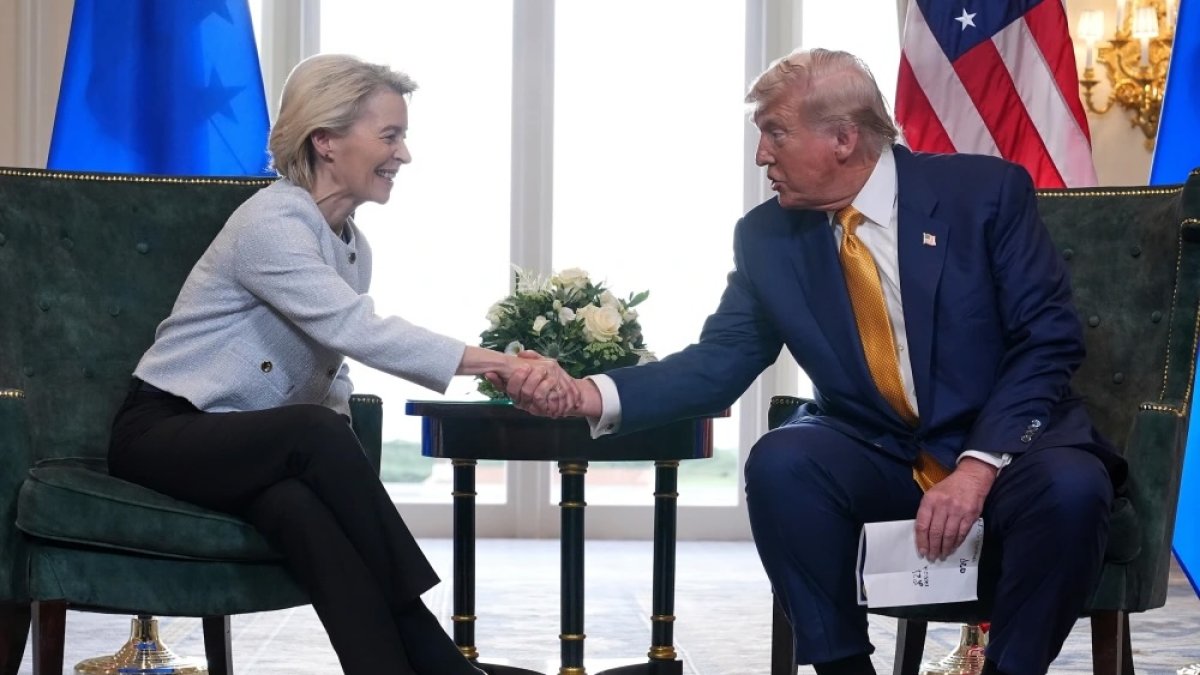 E.U. halts approval of U.S. trade deal after Trump's Greenland tariff threat