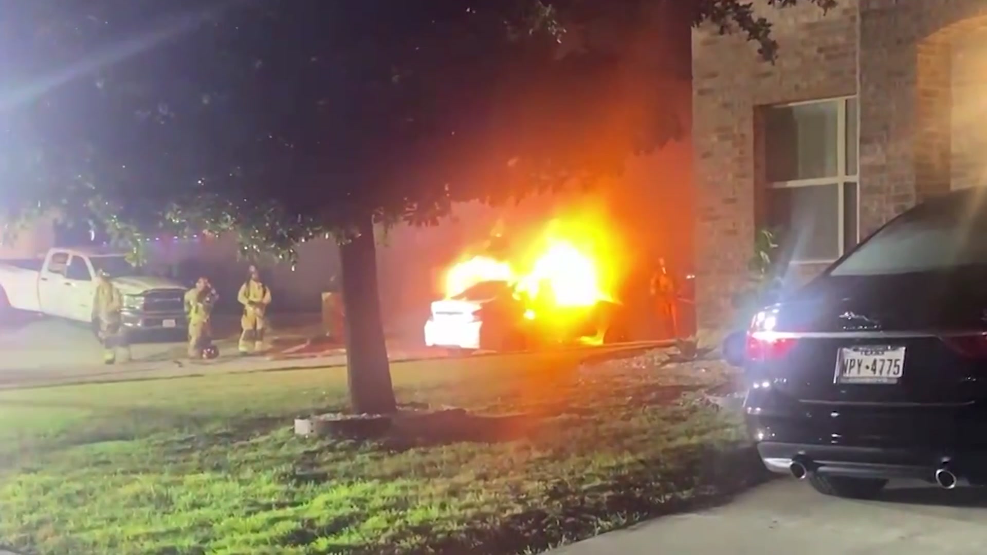 Teen arrested, accused of setting cars on fire in Fort Worth neighborhoods