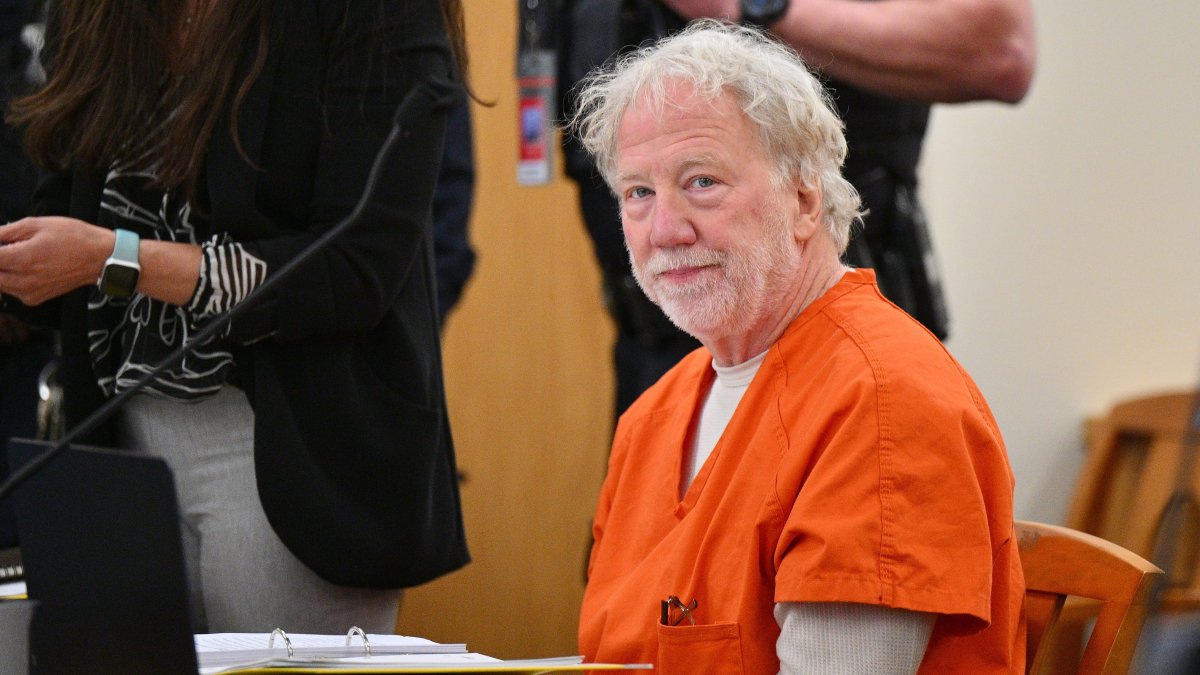 Timothy Busfield indicted on child sex abuse charges by grand jury ...