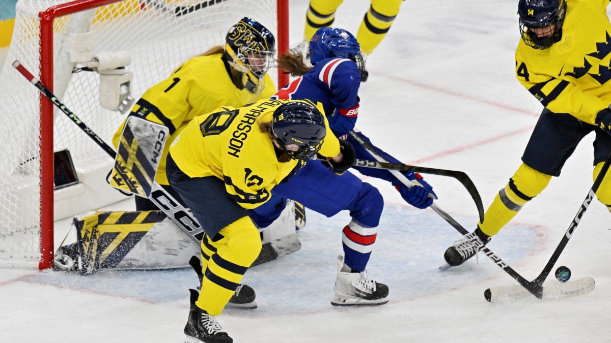 Watch Live: Team USA up 2-0 over Sweden in second period of women's hockey semifinal