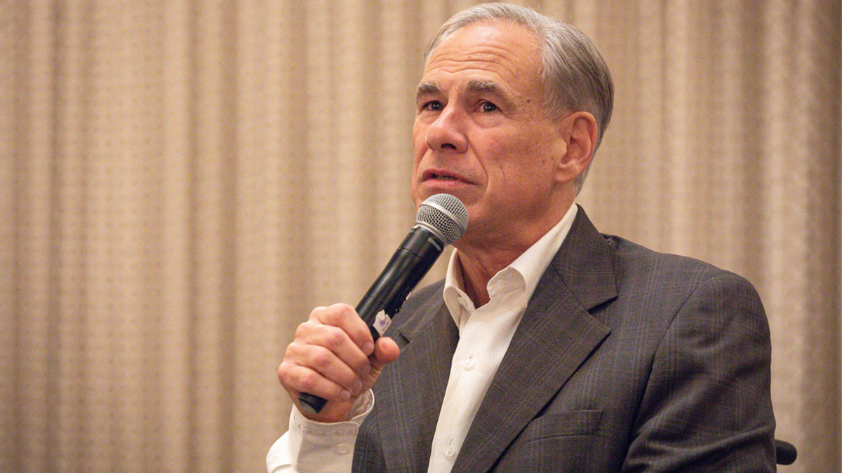 Texas school program tops 100K applications in largest U.S. school choice launch