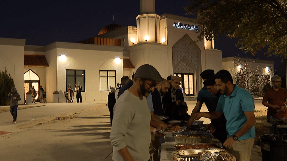 Dallas Ahmadiyya Muslim Community hosts Interfaith Iftar Dinner
