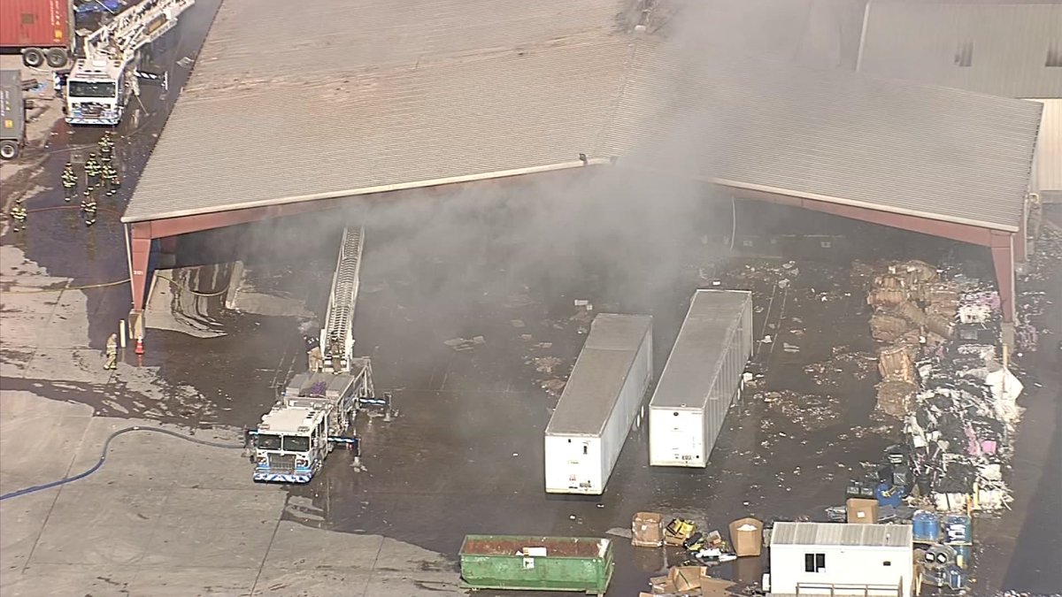 Fort Worth firefighter injured in 2-alarm fire at a warehouse – NBC 5 ...